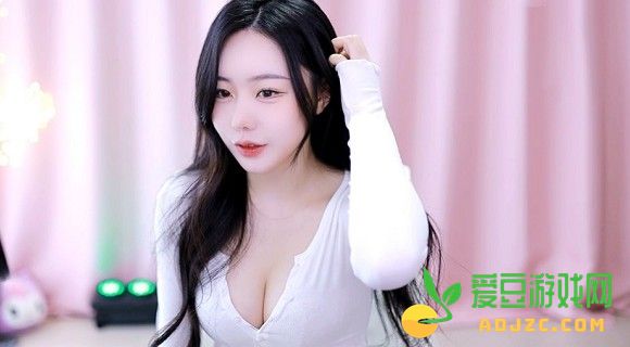  游戏中的新疆女RAPPER风采：18岁的音乐灵魂！